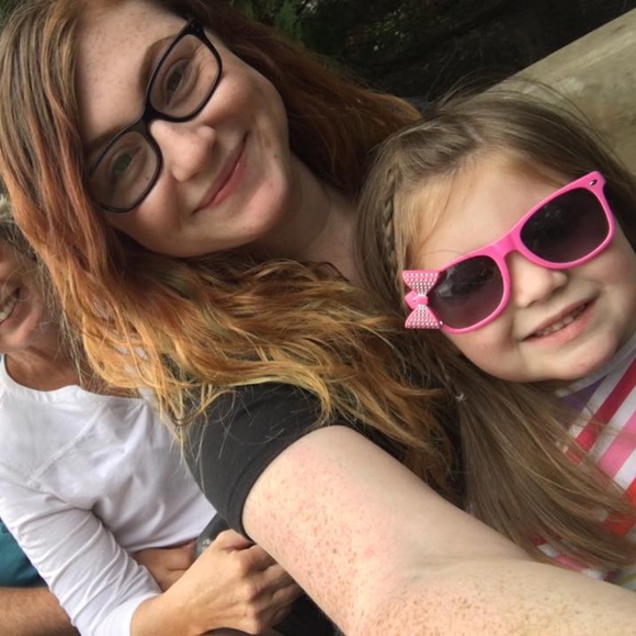 Meet your Posher, Cheri - Picture 2 of 8